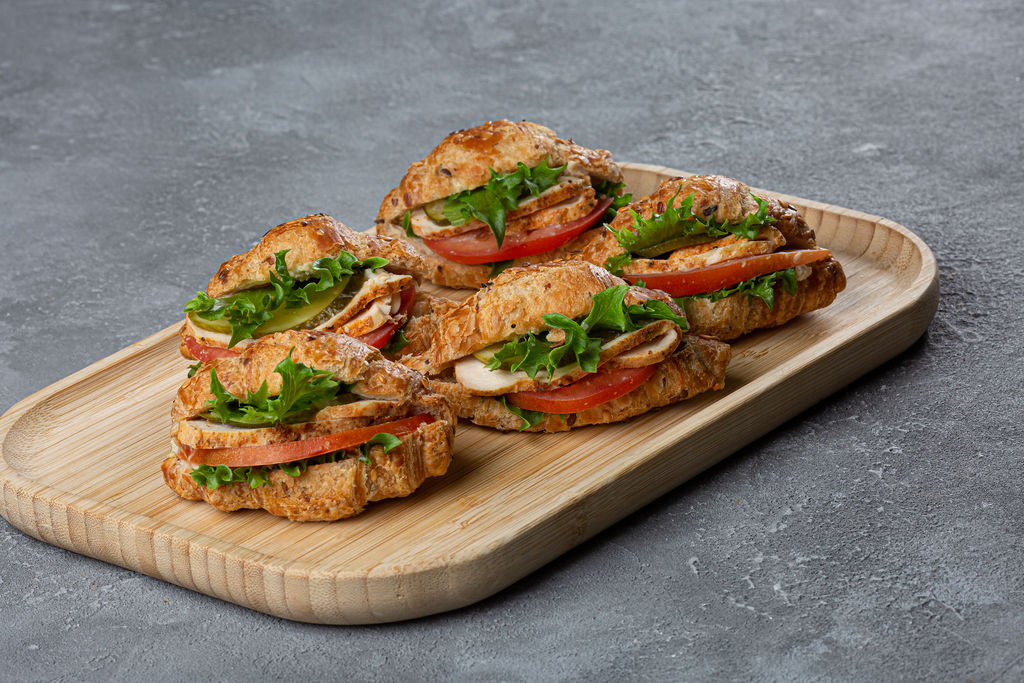 Croissant with grilled chicken (70 g/pcs)