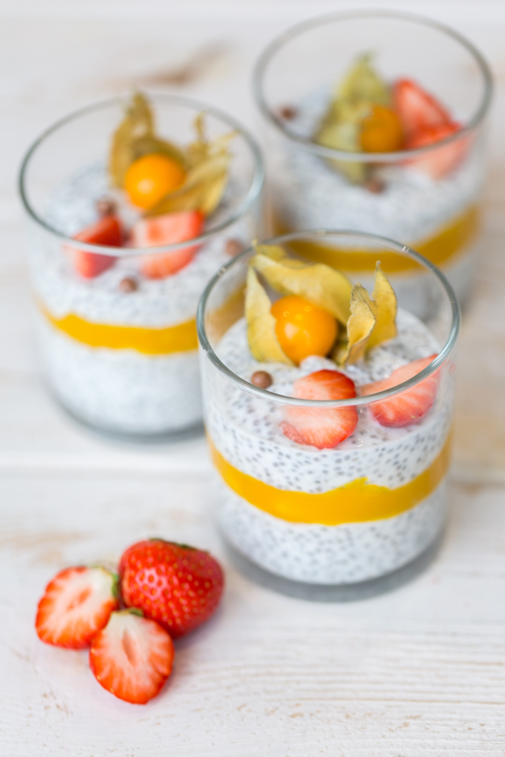 Chia seeds with natural yogurt and mango (1pc/190 gr)