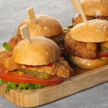 Miniburger with chicken schnitzel, tomato and pickle (145 g/pc) - 1