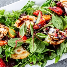 Overcooked goat cheese salad with baked beetroot (750 g) - 1