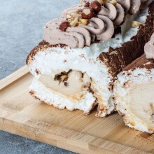 Coffee flavored meringue roll with hazelnuts 1kg - 2