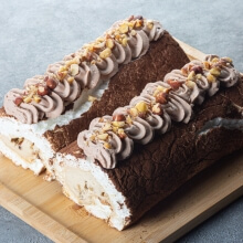 Coffee flavored meringue roll with hazelnuts 1kg - 1