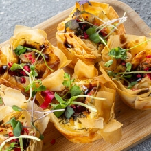 Корзиночка из фило теста с фета сыром, вялеными томатами и тимьяном -30 гр - 3