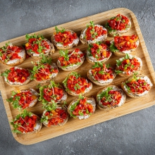 Bruschetta with honey-feta cream and grilled peppers (20 pcs/plate) - 2