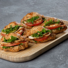 Croissant with grilled chicken (70 g/pcs) - 1