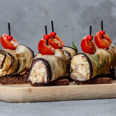 Baklazaanirullid juustu ja Kreeka pähklitega (45 g/tk)