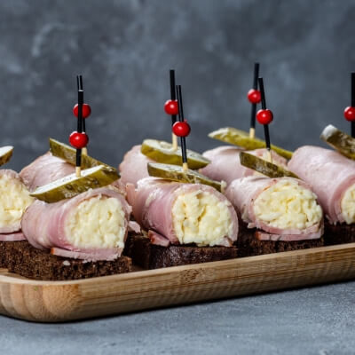 Singirullid marineeritud kurgiga (40 g/tk)