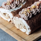 Coffee flavored meringue roll with hazelnuts 1kg