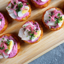 Potato pancake with lightly salted herring and roasted beet with cream cheese cream (65 g/pc) - 2